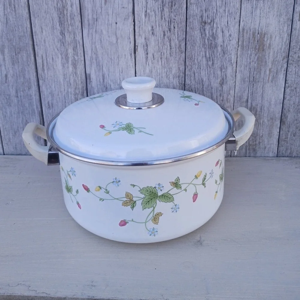 Vintage Enamel Strawberry Cookware Set‎ White Pot and Pan Floral Pattern
